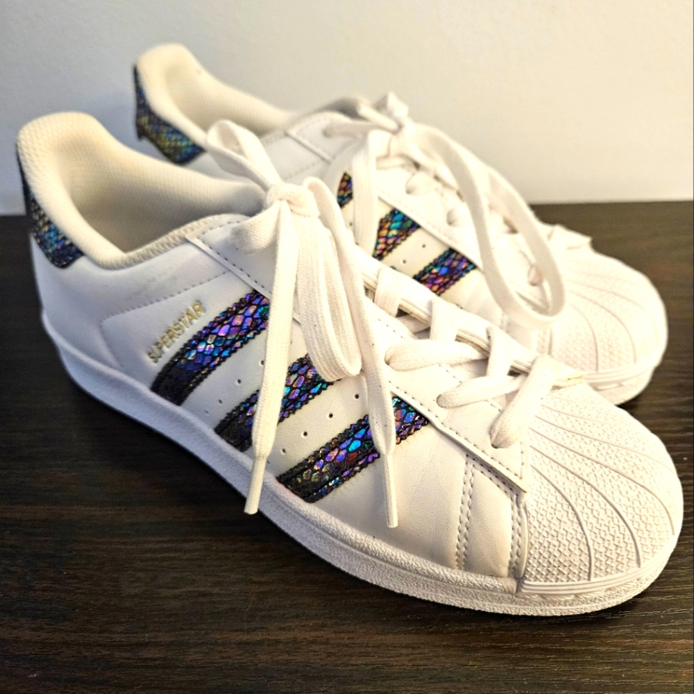 Adidas Superstar Shell Toes White Rainbow Snake Stripes Size 4.5 Mens / 6 Womens